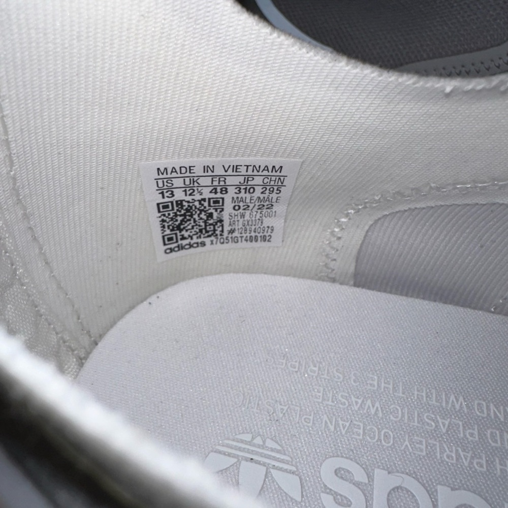Adidas men’s size 13 - Picture 6 of 6